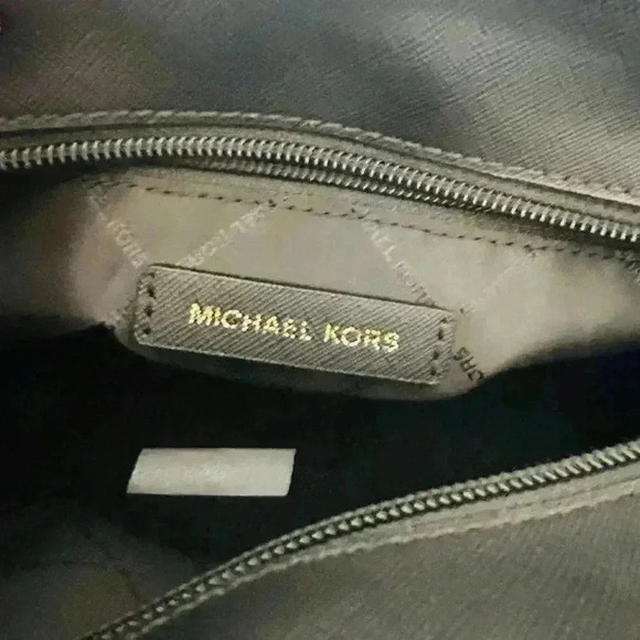 Michael Kors XS Jet Set Travel Carryall Top Zip Tote Black - Picture 8 of 9